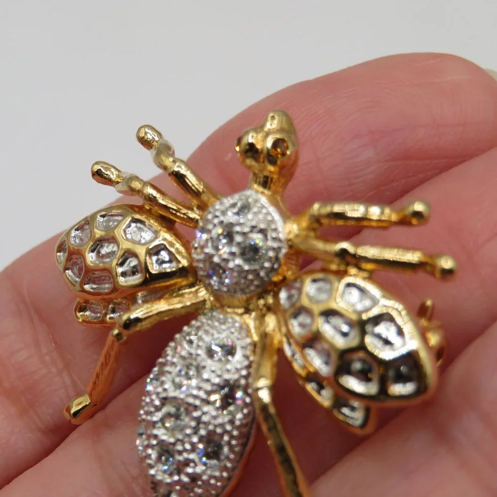 Bumble Bee Rhinestone Silver Gold Tone Brooch - Picture 4 of 6